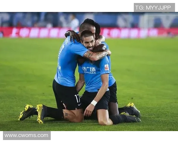 山东队与大连一方的激烈对决谁能在赛场上笑到最后