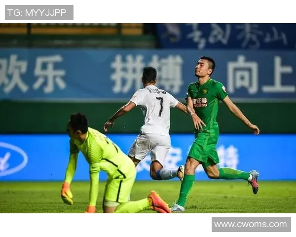 广州恒大力争主场胜利迎战梅州铁汉全力以赴争夺三分之战 广州恒大力争主场胜利迎战梅州铁汉全力以赴争夺三分之战