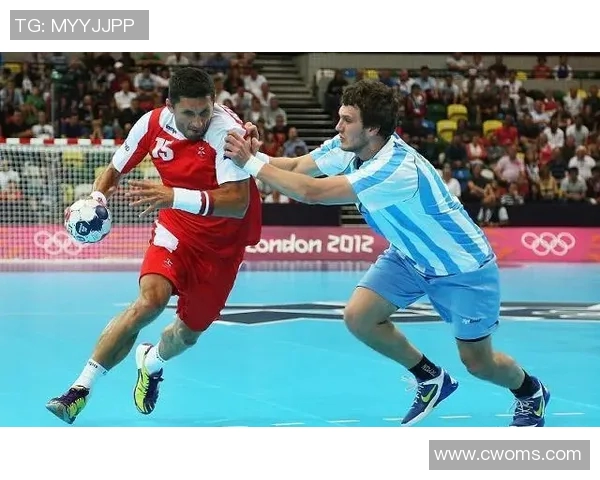 深圳羽毛球队的盯防战术解析与实战应用探讨