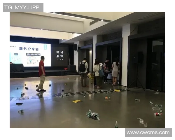 重庆羽毛球队与南京羽毛球队赛后复盘分析双方战术意识与表现差异